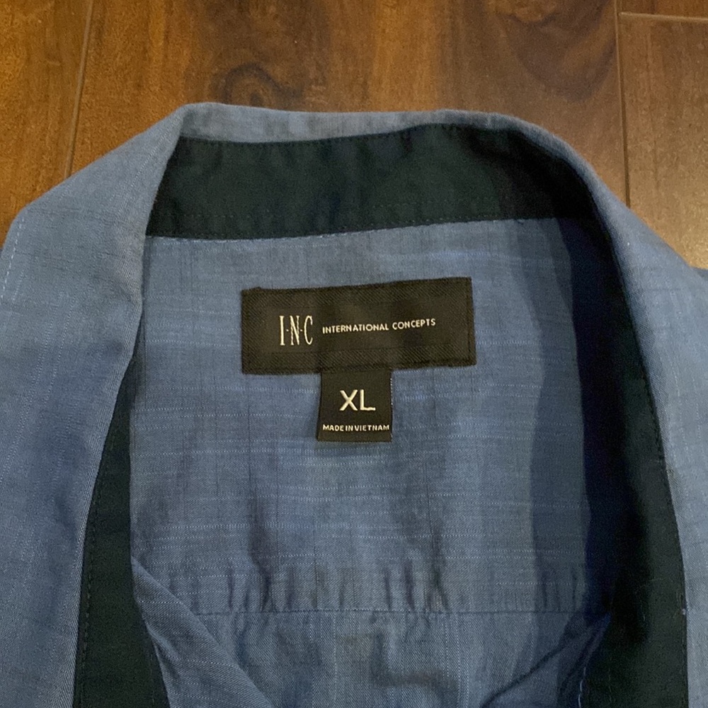 Men’s Blue Button down 👕 - Picture 7 of 7